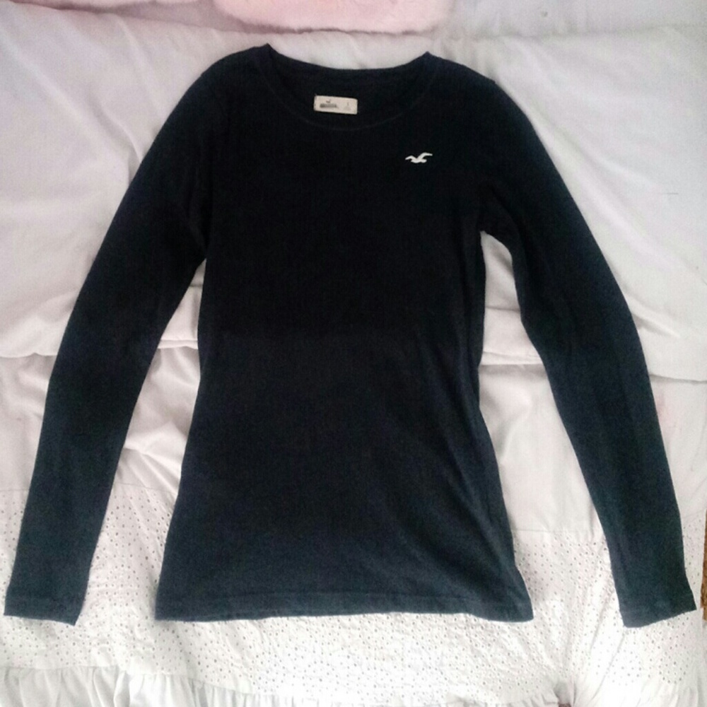 Navy blue Hollister long sleeve tee shirt
